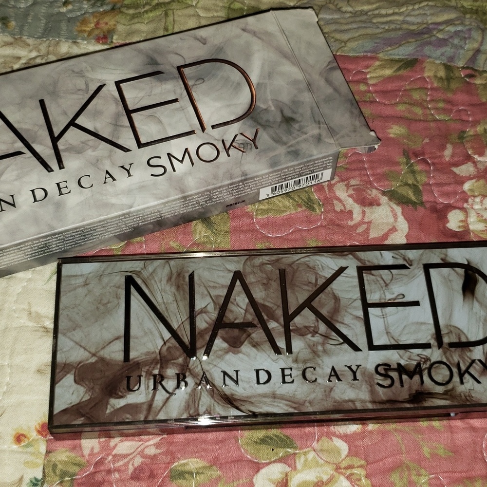 Urban Decay Naked Smoky Palette